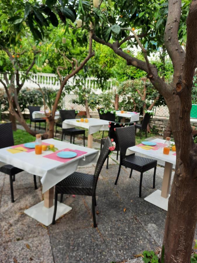 Rione San Carlo Hotell Finale Ligure Exteriör bild