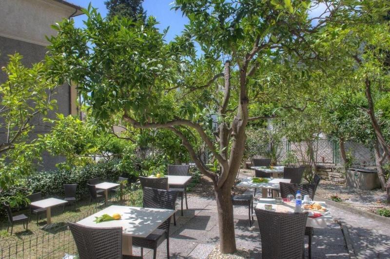 Rione San Carlo Hotell Finale Ligure Exteriör bild