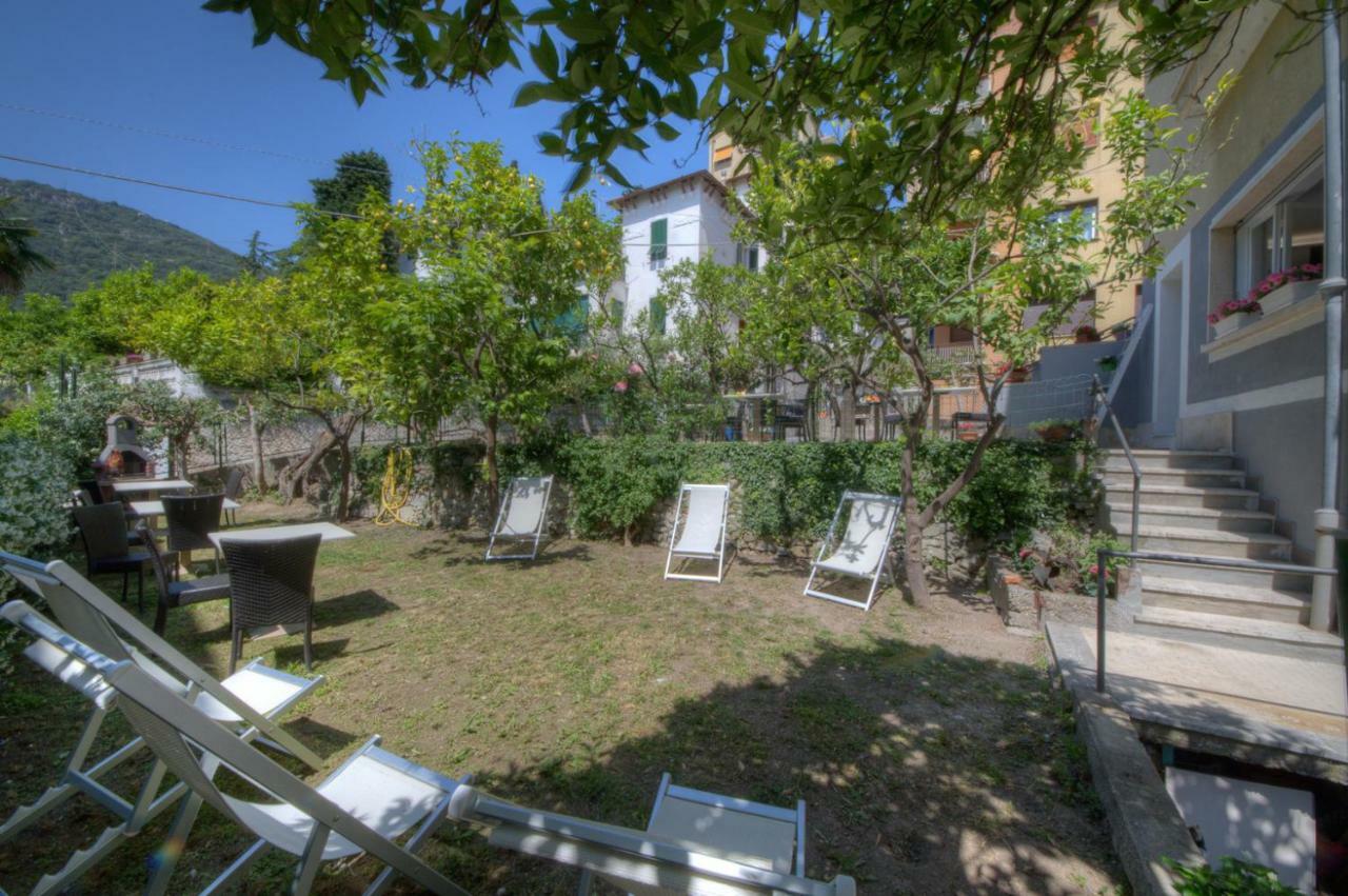 Rione San Carlo Hotell Finale Ligure Exteriör bild