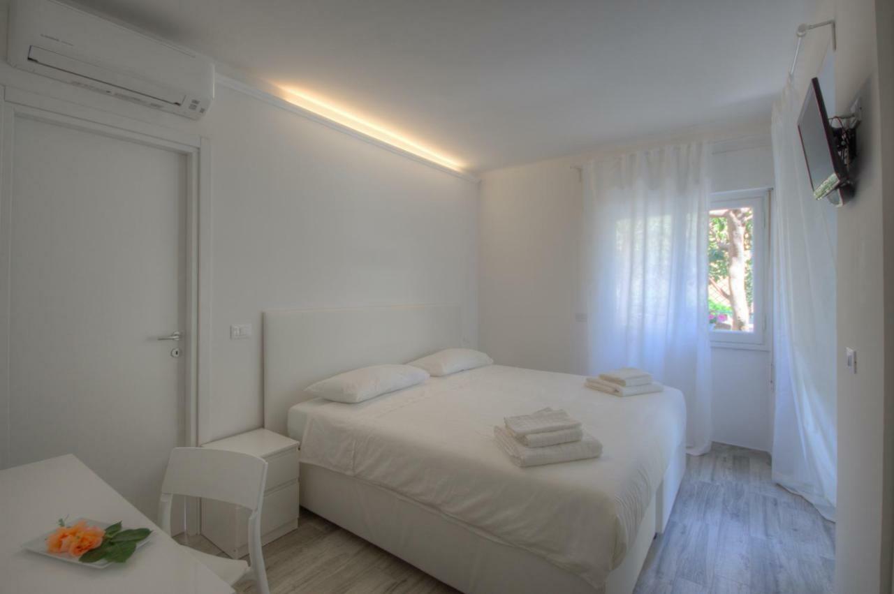 Rione San Carlo Hotell Finale Ligure Exteriör bild