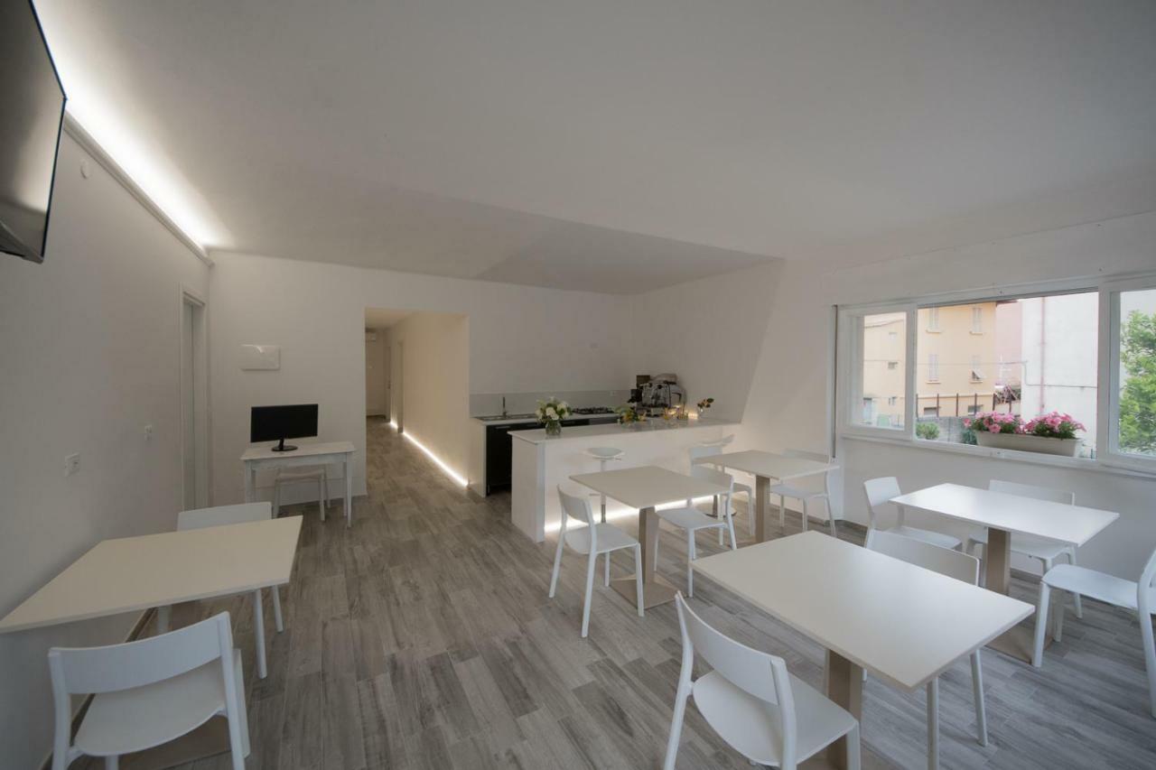 Rione San Carlo Hotell Finale Ligure Exteriör bild