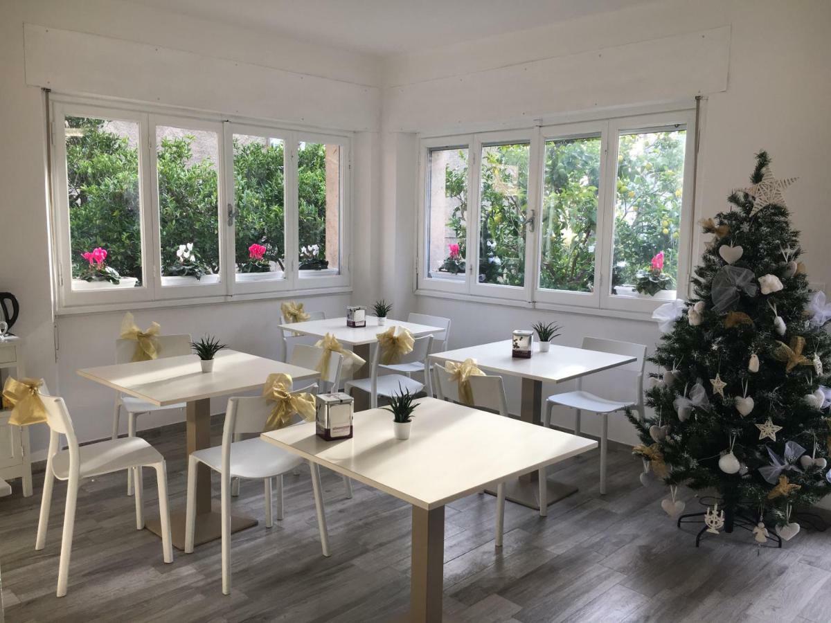 Rione San Carlo Hotell Finale Ligure Exteriör bild