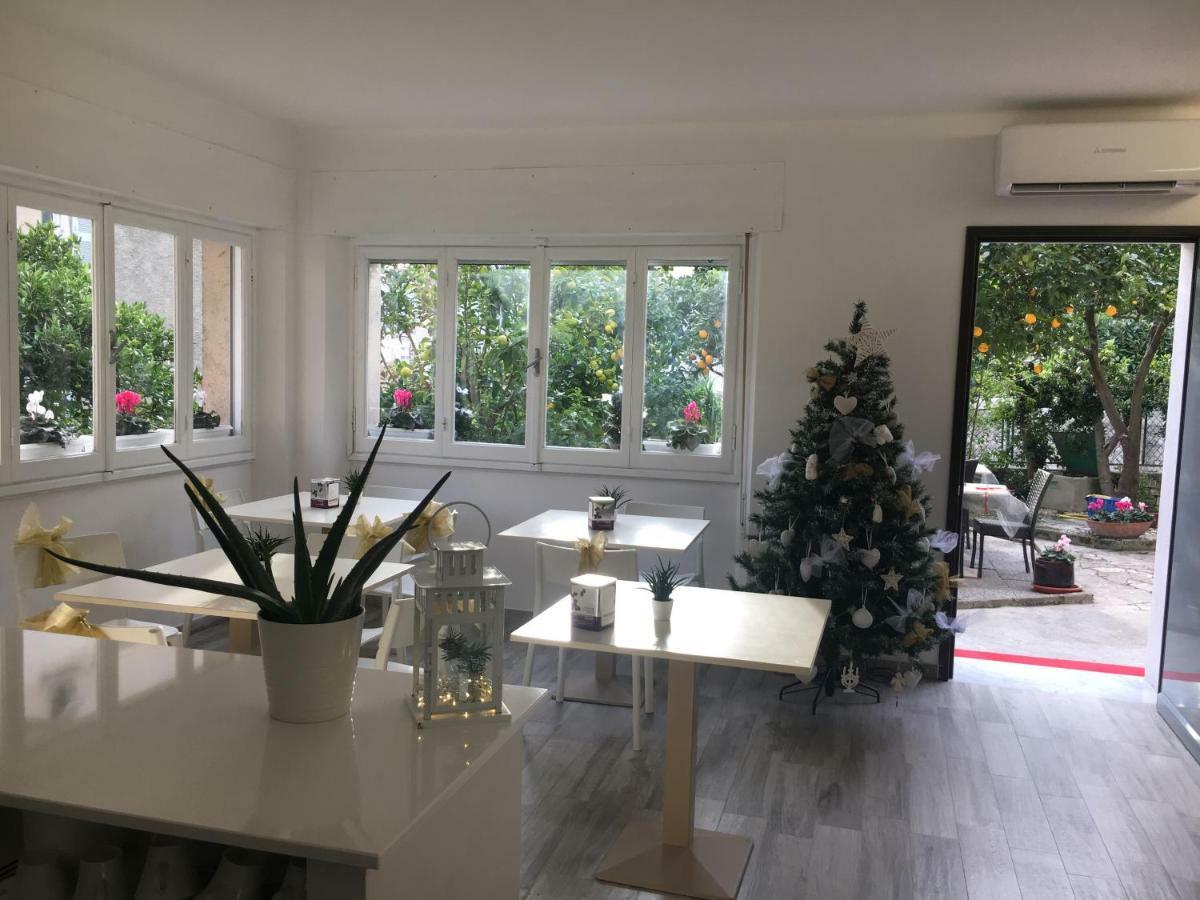 Rione San Carlo Hotell Finale Ligure Exteriör bild