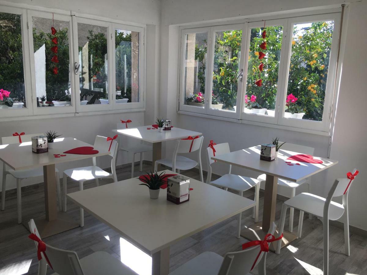 Rione San Carlo Hotell Finale Ligure Exteriör bild