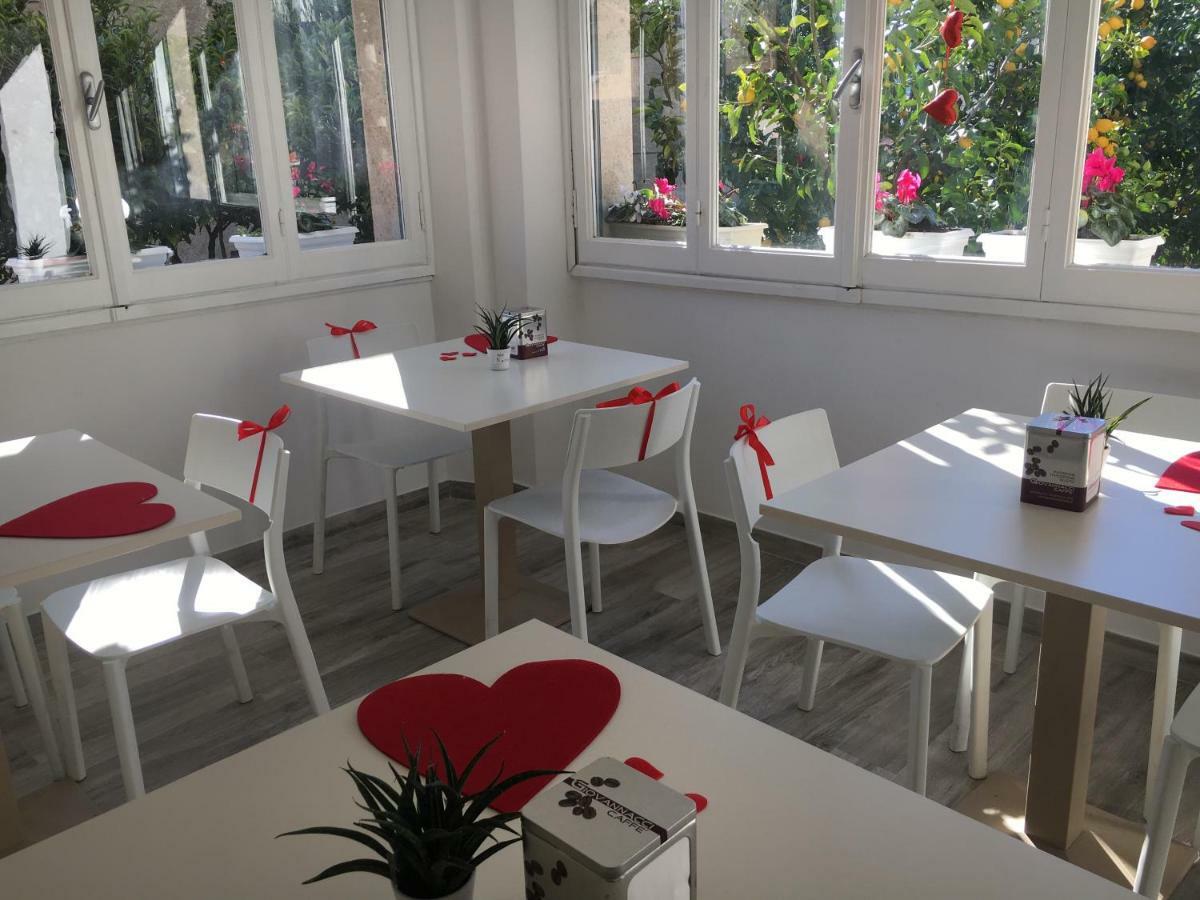 Rione San Carlo Hotell Finale Ligure Exteriör bild